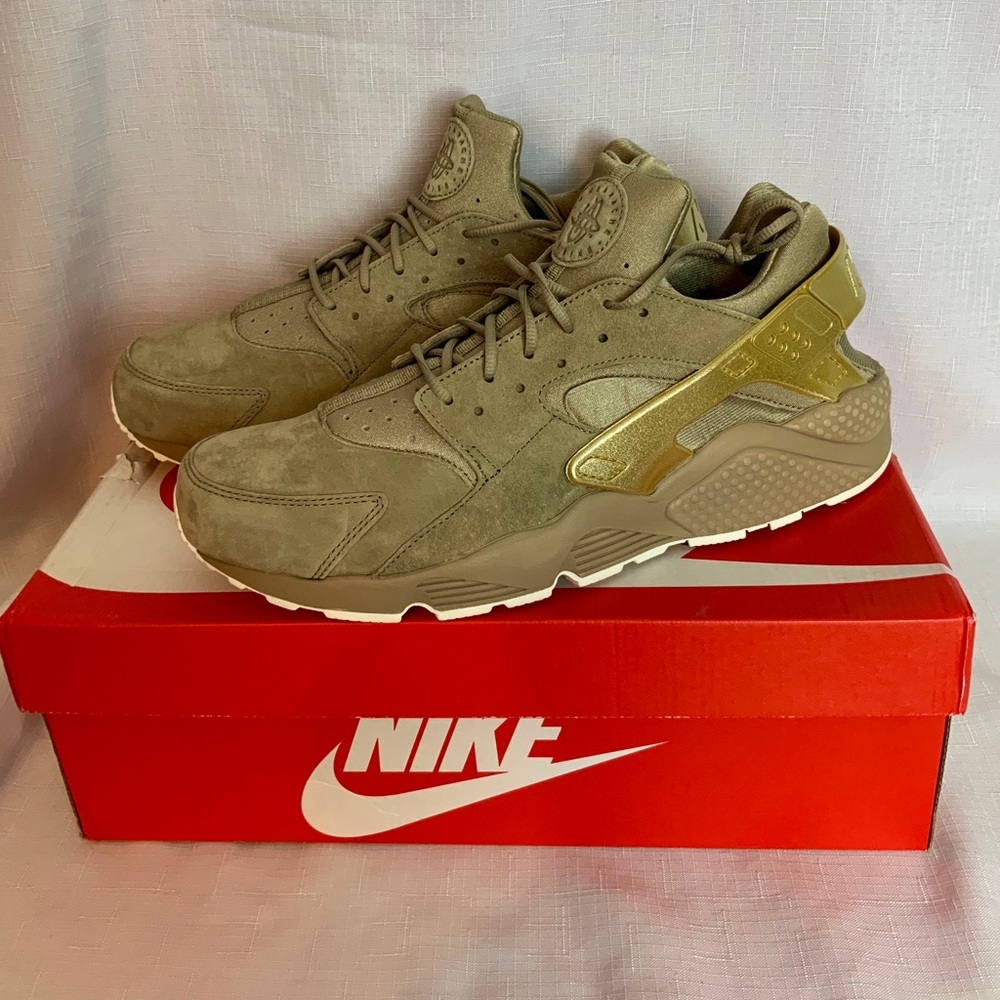 Nike huarache run sneakers size 13 brand new